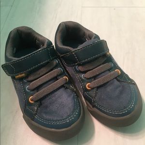 Boys Pediped blue shoes, size 7.5-8 (European 24)